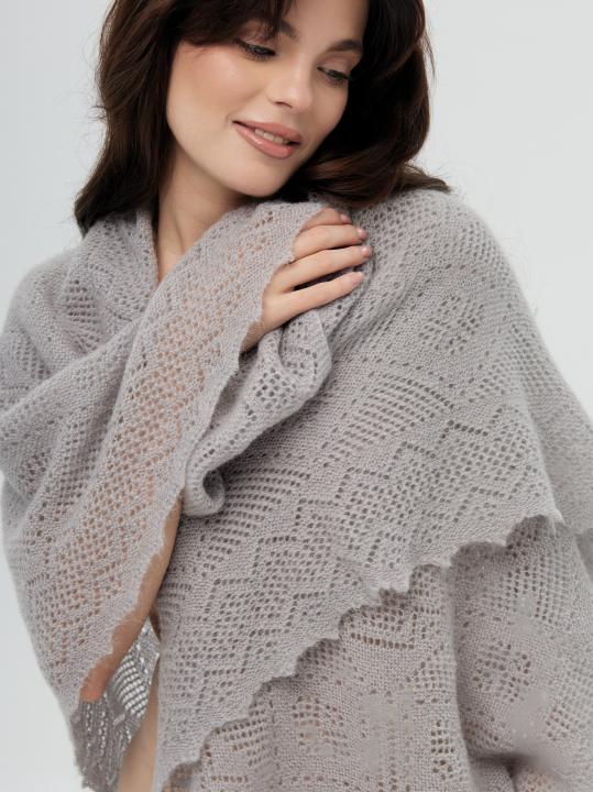 Gray Warm Down Shawl (120 × 120 cm)