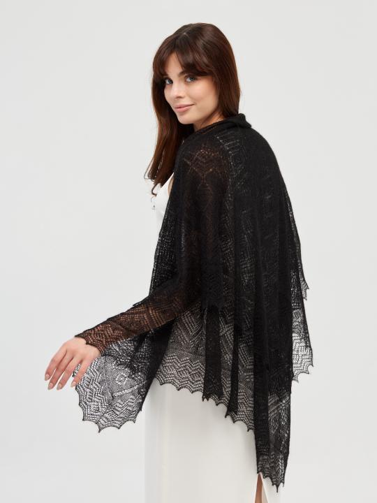 Black Lace Down Shawl (120 × 120 cm)