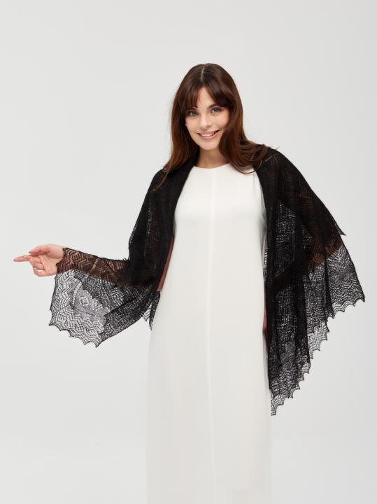 Black Lace Down Shawl (120 × 120 cm)