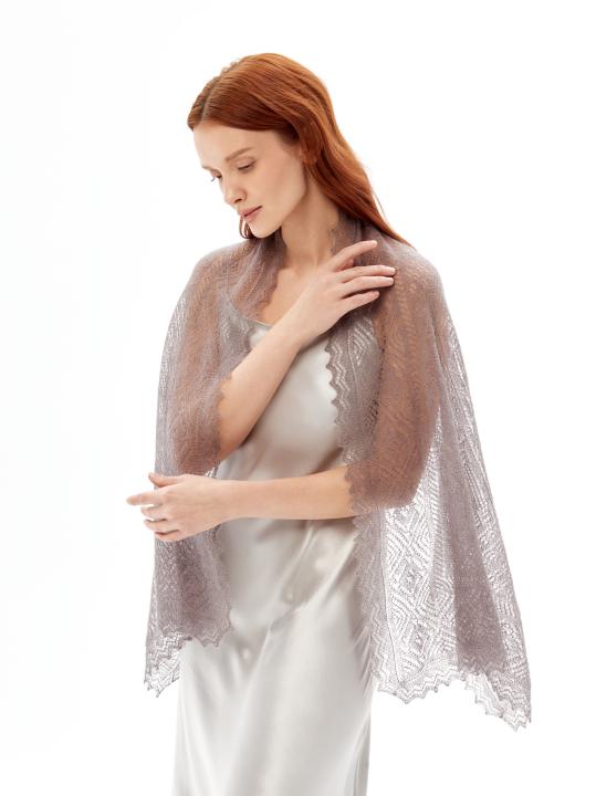 Gray Lace Down Stole (140 × 60 cm)