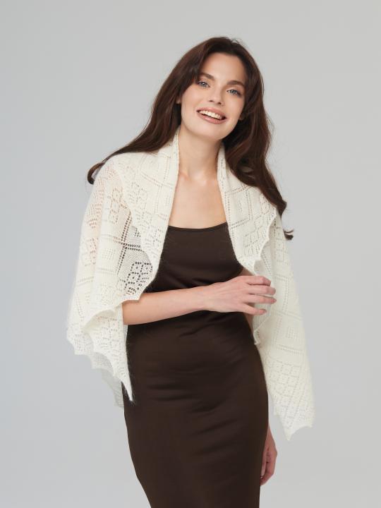 Warm Ecru Down Shawl (100 × 100 cm)