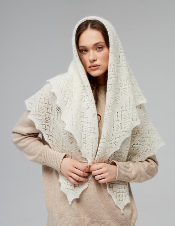 Warm Ecru Down Shawl (110 × 110 cm)