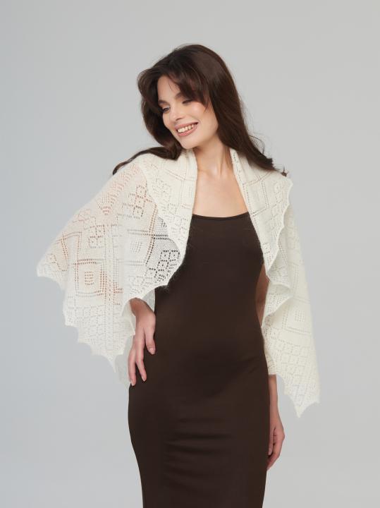 Warm Ecru Down Shawl (100 × 100 cm)