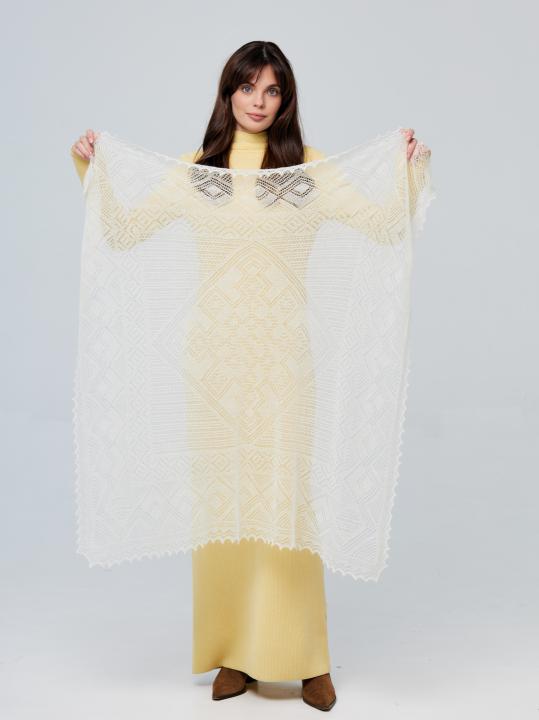 Ecru Lace Down Shawl (100 × 100 cm)