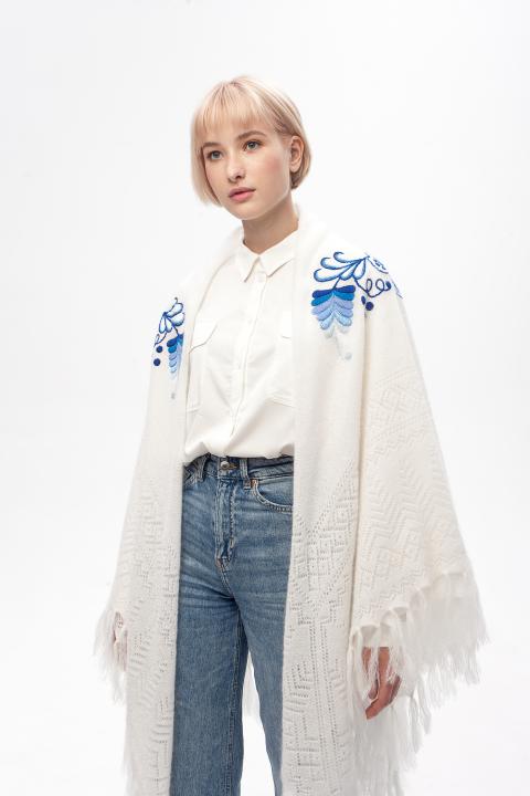 Embroidered White Down Shawl (150 × 150 cm)