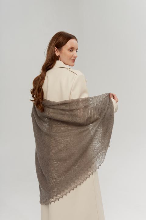 Gray Lace Down Shawl (140 × 140 cm)