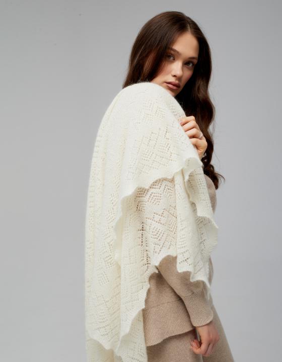 Warm Ecru Down Shawl (110 × 110 cm)