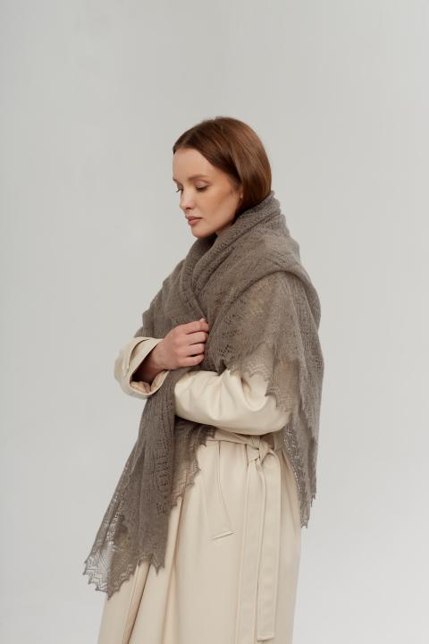 Gray Lace Down Shawl (140 × 140 cm)