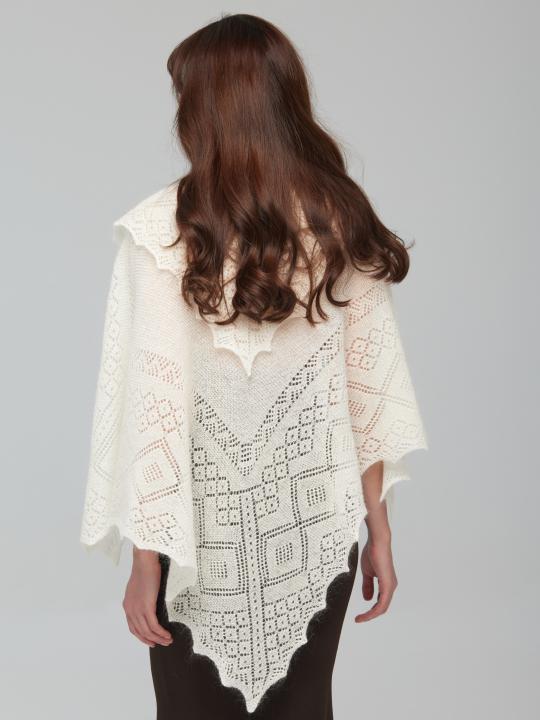 Warm Ecru Down Shawl (100 × 100 cm)