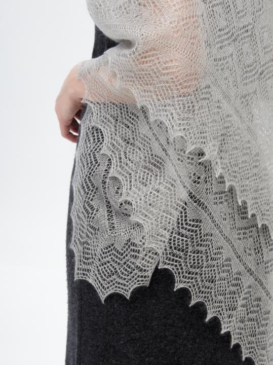 Gray Lace Down Shawl (120 × 120 cm)