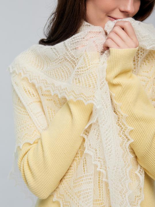 Ecru Lace Down Shawl (100 × 100 cm)