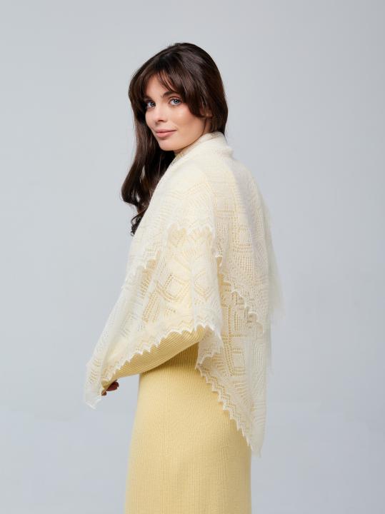Ecru Lace Down Shawl (100 × 100 cm)