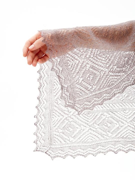 Gray Lace Down Stole (140 × 60 cm)