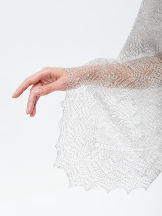 Gray Lace Down Shawl (120 × 120 cm)