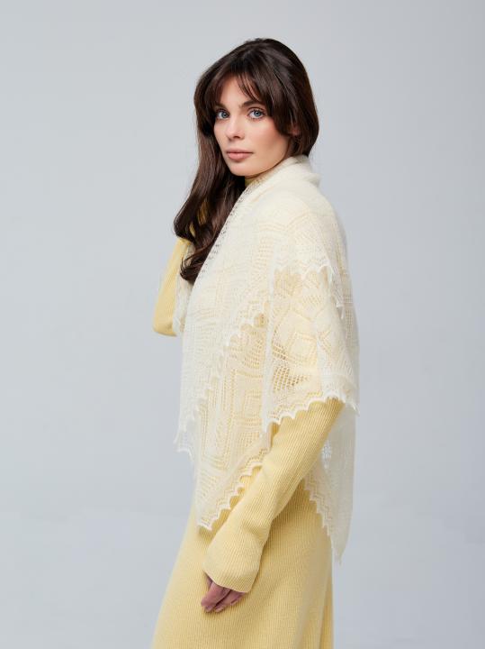 Ecru Lace Down Shawl (100 × 100 cm)