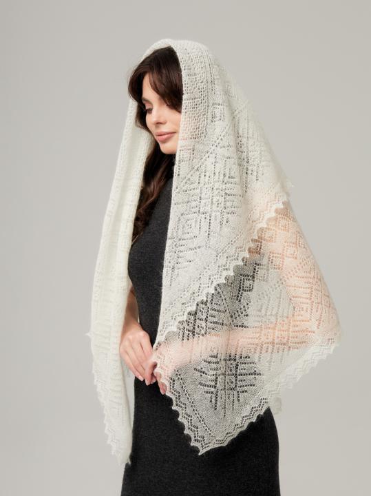 Premium Ecru Lace Down Shawl (120 × 120 cm)