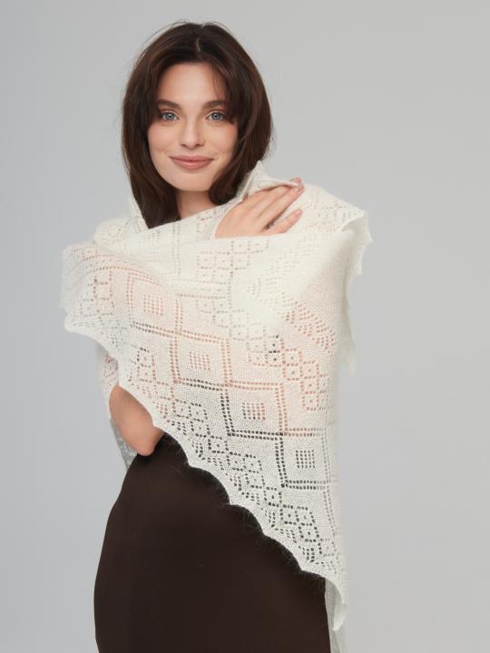 Warm Ecru Down Shawl (100 × 100 cm)