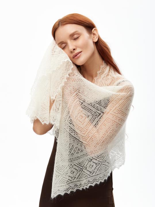 Ecru Lace Down Stole (140 × 60 cm)
